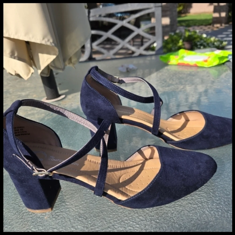 Circus Chic Sz 8.5 Navy Faux Suede Crisscross StrapWomen's Flats